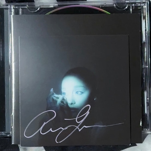 Ariana Grande Signed Eternal Sunshine Deluxe D2C Cover Light Pink Full Signature - Picture 1 of 1